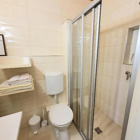 Nemes Apartmanhaz *