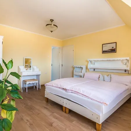 Nemes Apartmanhaz