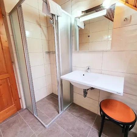 Nemes Apartmanhaz * Heviz
