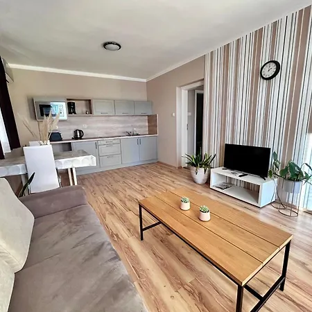 Nemes Apartmanhaz Apartment *