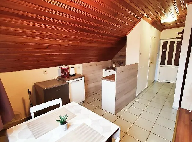Nemes Apartmanhaz * Heviz