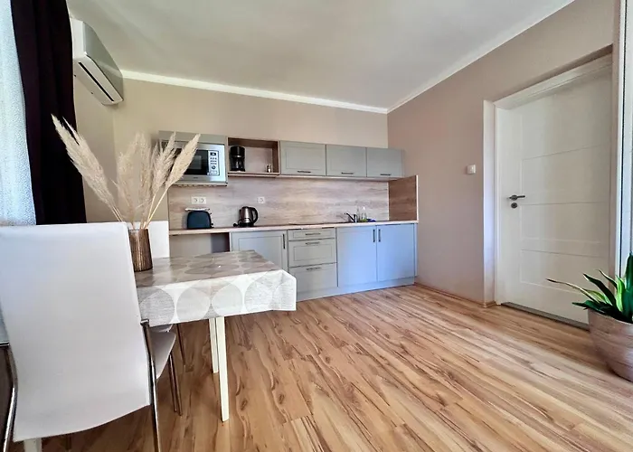 Nemes Apartmanhaz * Heviz